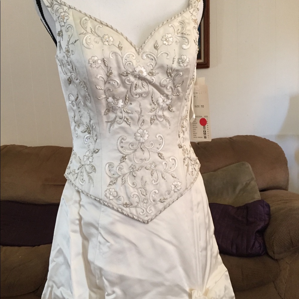 💍 New DEMETRIOS Ivory Wedding DRESS Beaded Floral 6 - Picture 10 of 16
